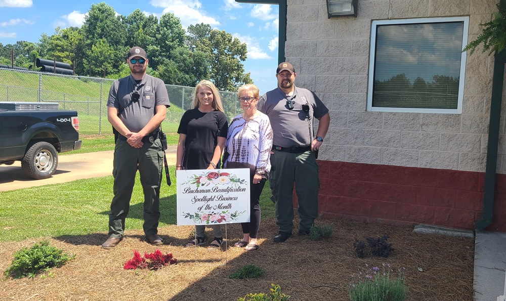 Haralson County Animal Shelter and staff